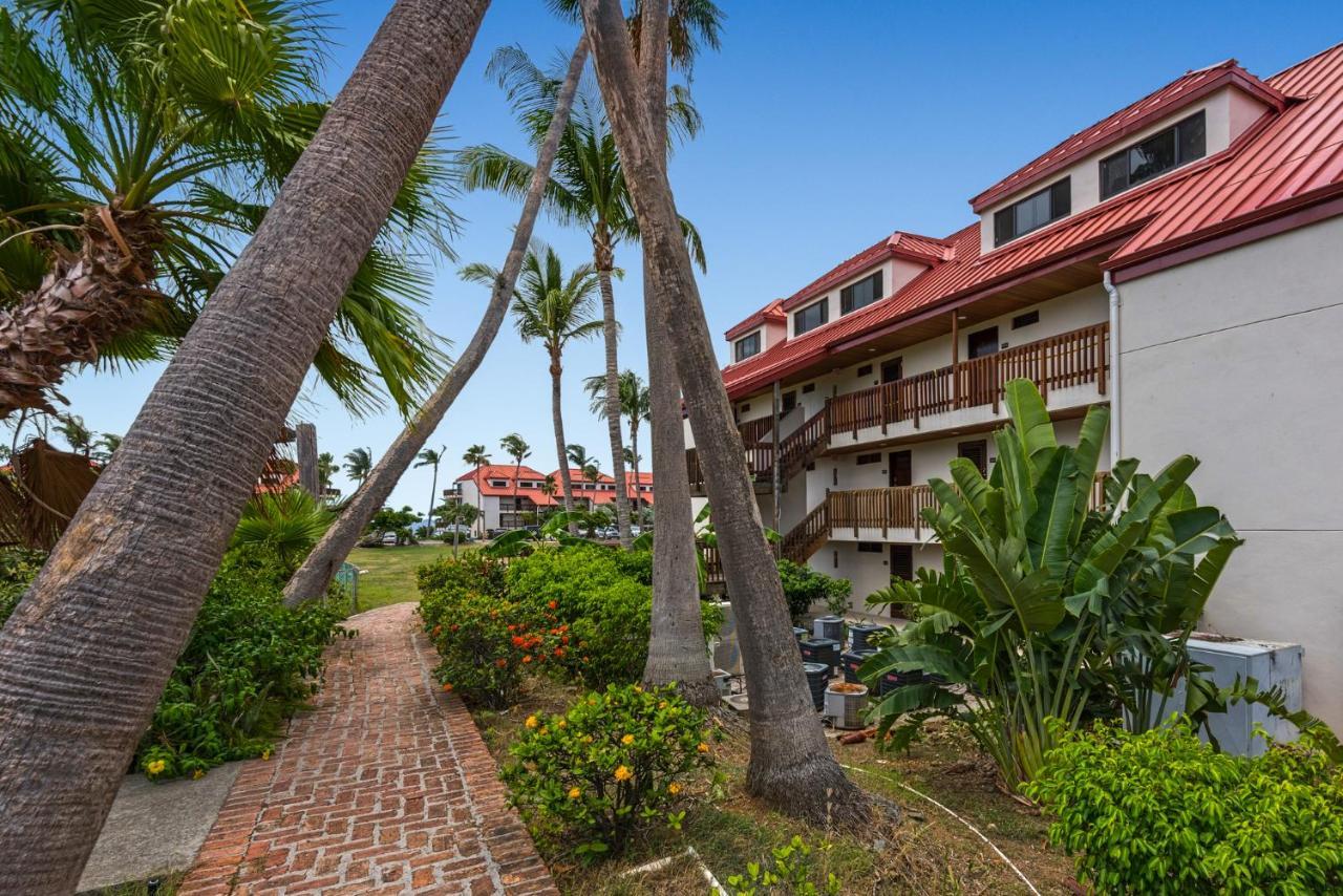 Sapphire Beach Resort East End  Экстерьер фото